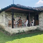 بيت ضيافة Qafe Dardha - Tomorr National Park *