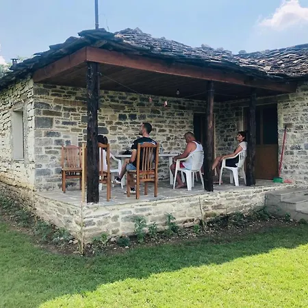 בית הארחה Qafe Dardha - Tomorr National Park *
