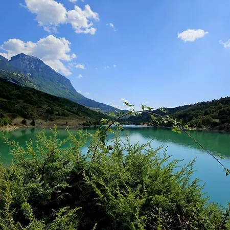 Qafe Dardha - Tomorr National Park ロッジ