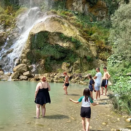 בית הארחה Qafe Dardha - Tomorr National Park Qafe Dardhe