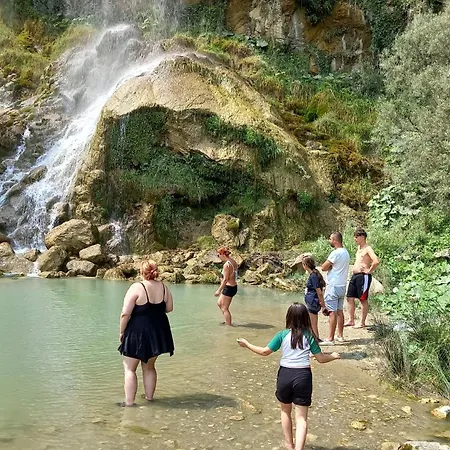Lodge Qafe Dardha - Tomorr National Park Qafe Dardhe